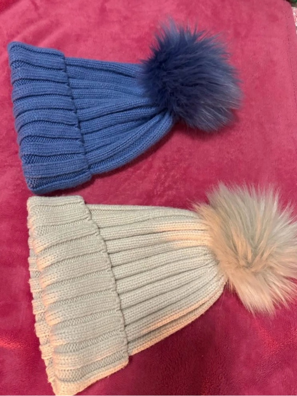 Aritzia Ribbed Beanies
